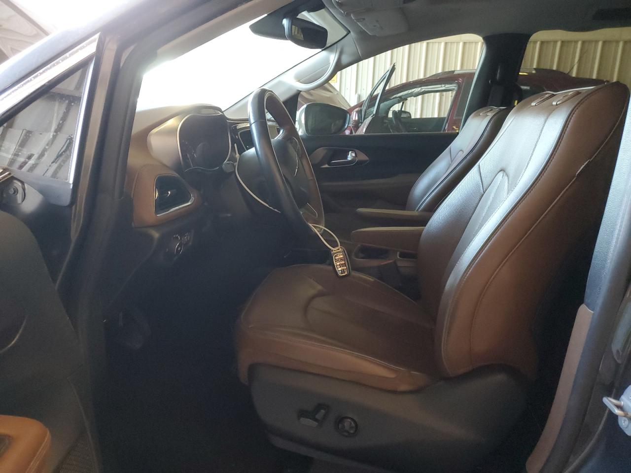 2018 Chrysler Pacifica VIN 2C4RC1GG9JR149098 Copart auction photo, front end / minor dent/scratches damage thumbnail 7
