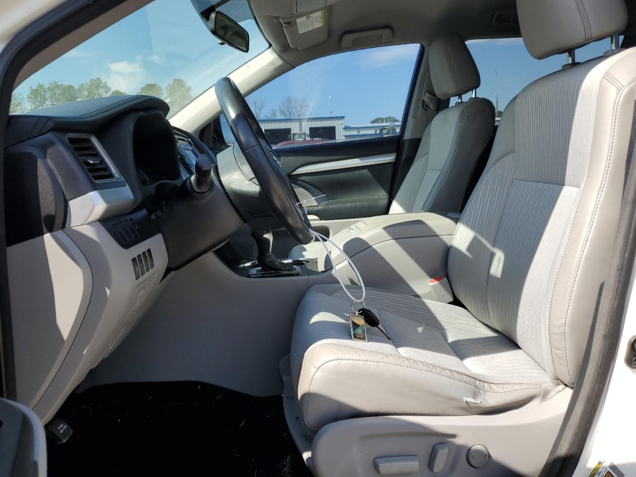 2015 Toyota Highlander VIN 5TDZKRFHXFS084787 Copart auction photo, all over damage thumbnail 7