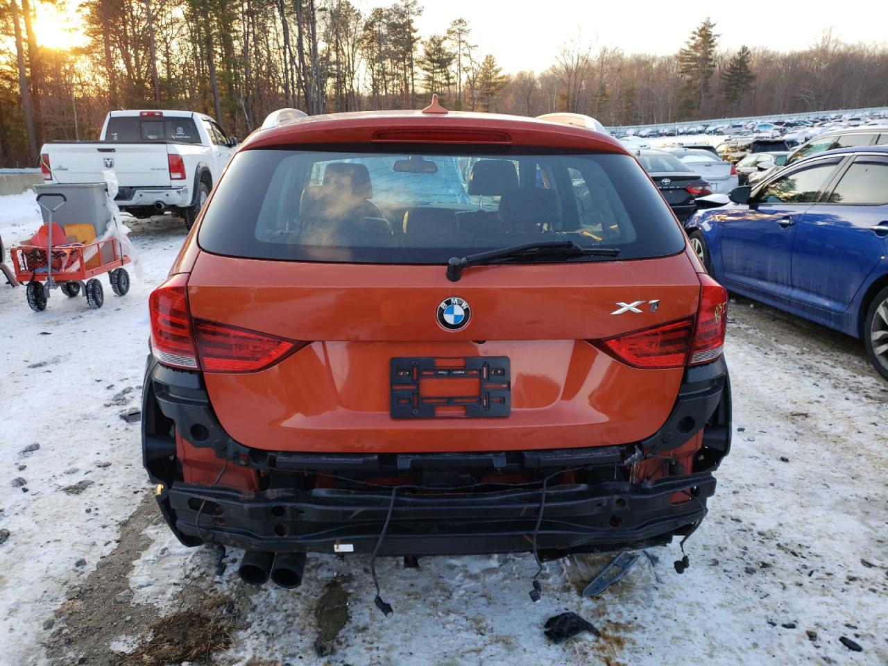 2015 BMW X1 VIN WBAVM5C58FVV95168 Copart auction photo, front end / rear end damage thumbnail 6