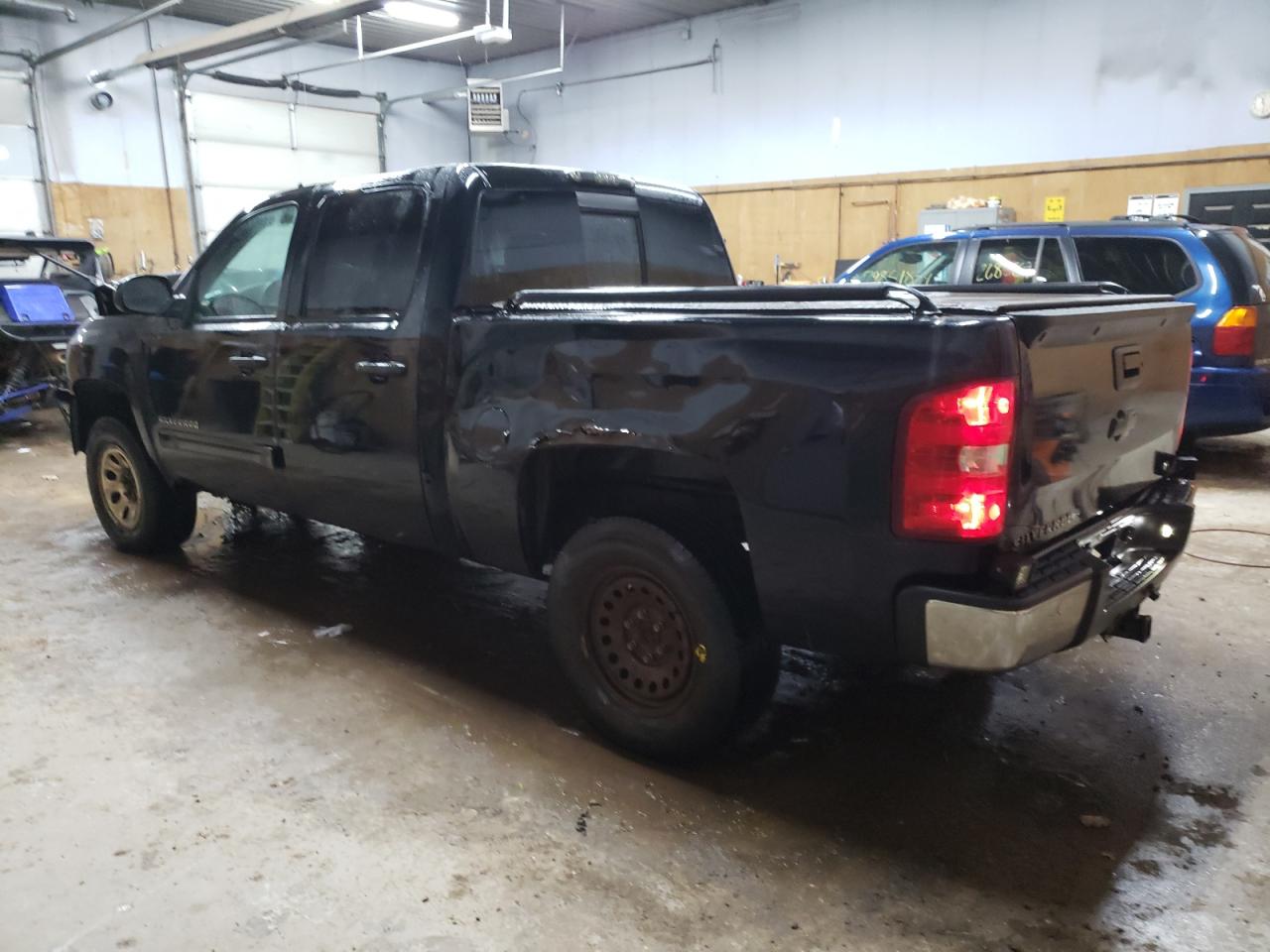 2011 Chevrolet Silverado VIN 3GCPKSE38BG336386 Copart auction photo, front end / minor dent/scratches damage thumbnail 2