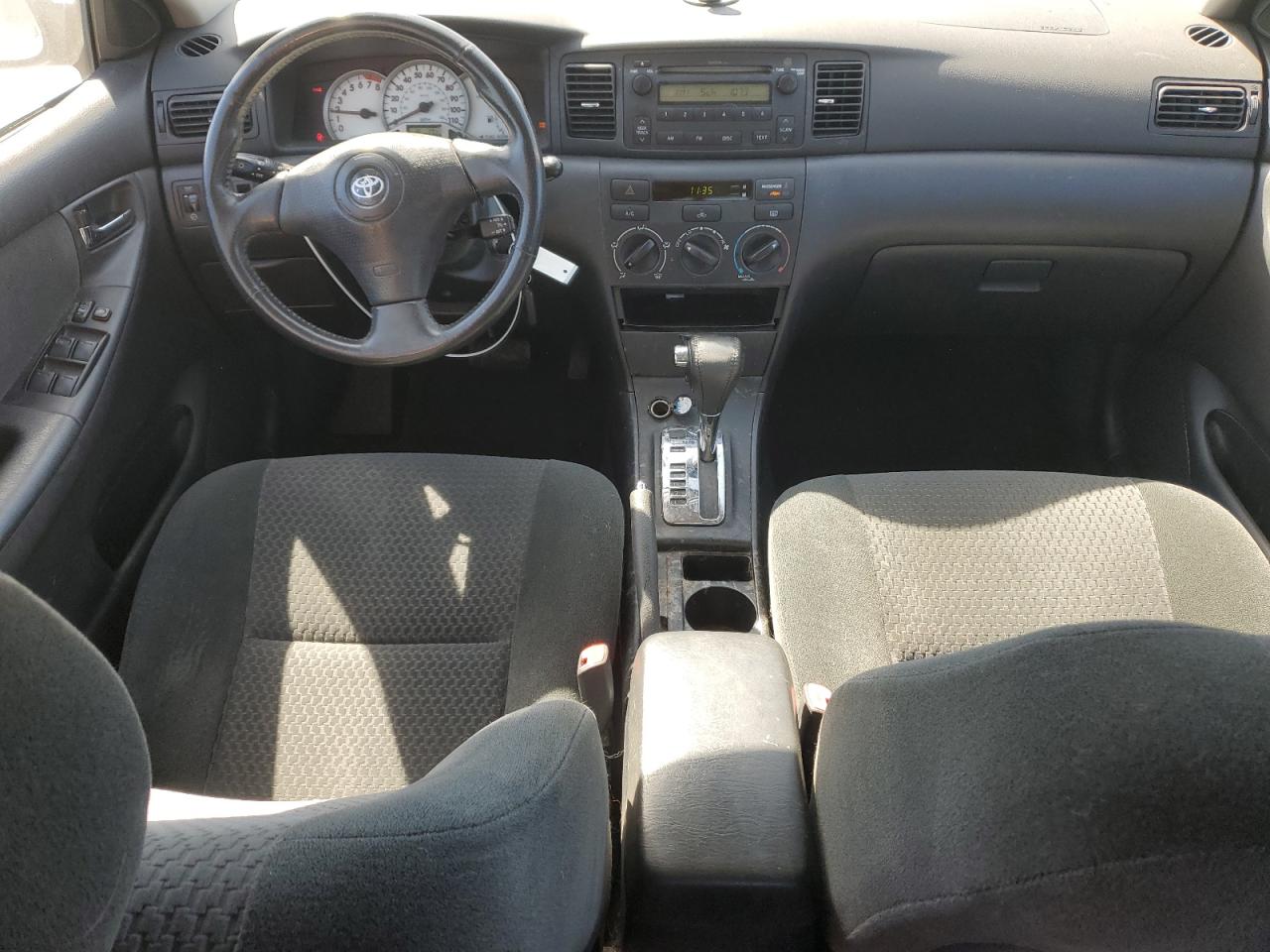 2005 Toyota Corolla VIN 1NXBR32E35Z565640 Copart auction photo, front end / rear end damage thumbnail 8