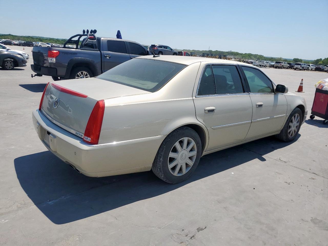2007 Cadillac DTS VIN 1G6KD57Y57U121229 Copart auction photo, side / front end damage thumbnail 3