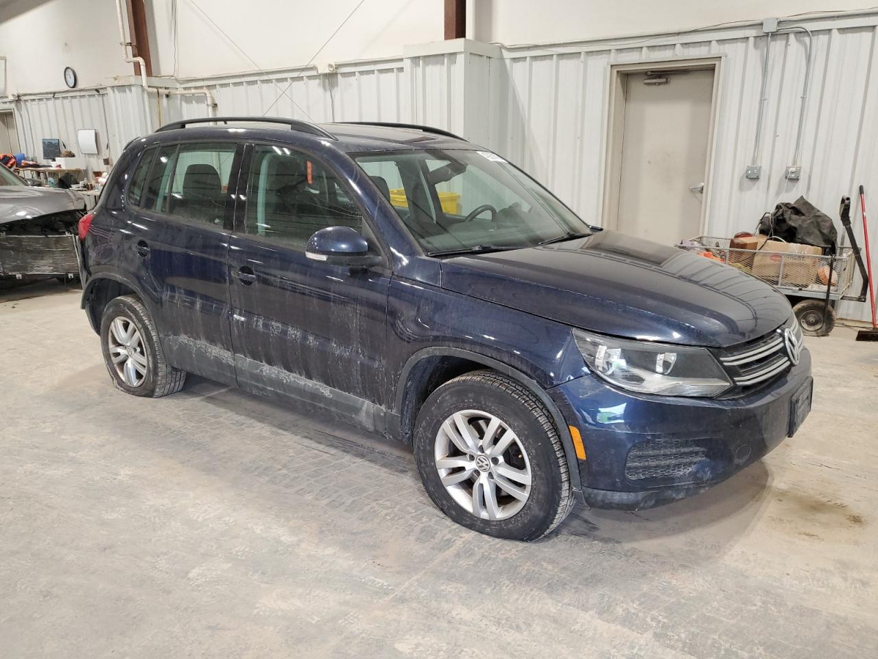 2016 Volkswagen Tiguan VIN WVGBV7AX5GW589614 Copart auction photo, rear end damage thumbnail 4
