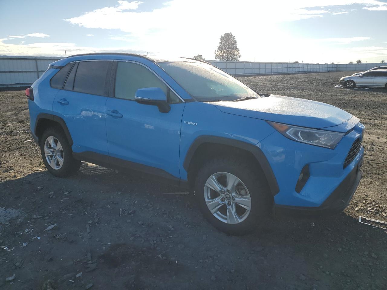 2021 Toyota RAV 4 VIN 2T3R6RFV2MW014979 Copart auction photo, normal wear damage thumbnail 4