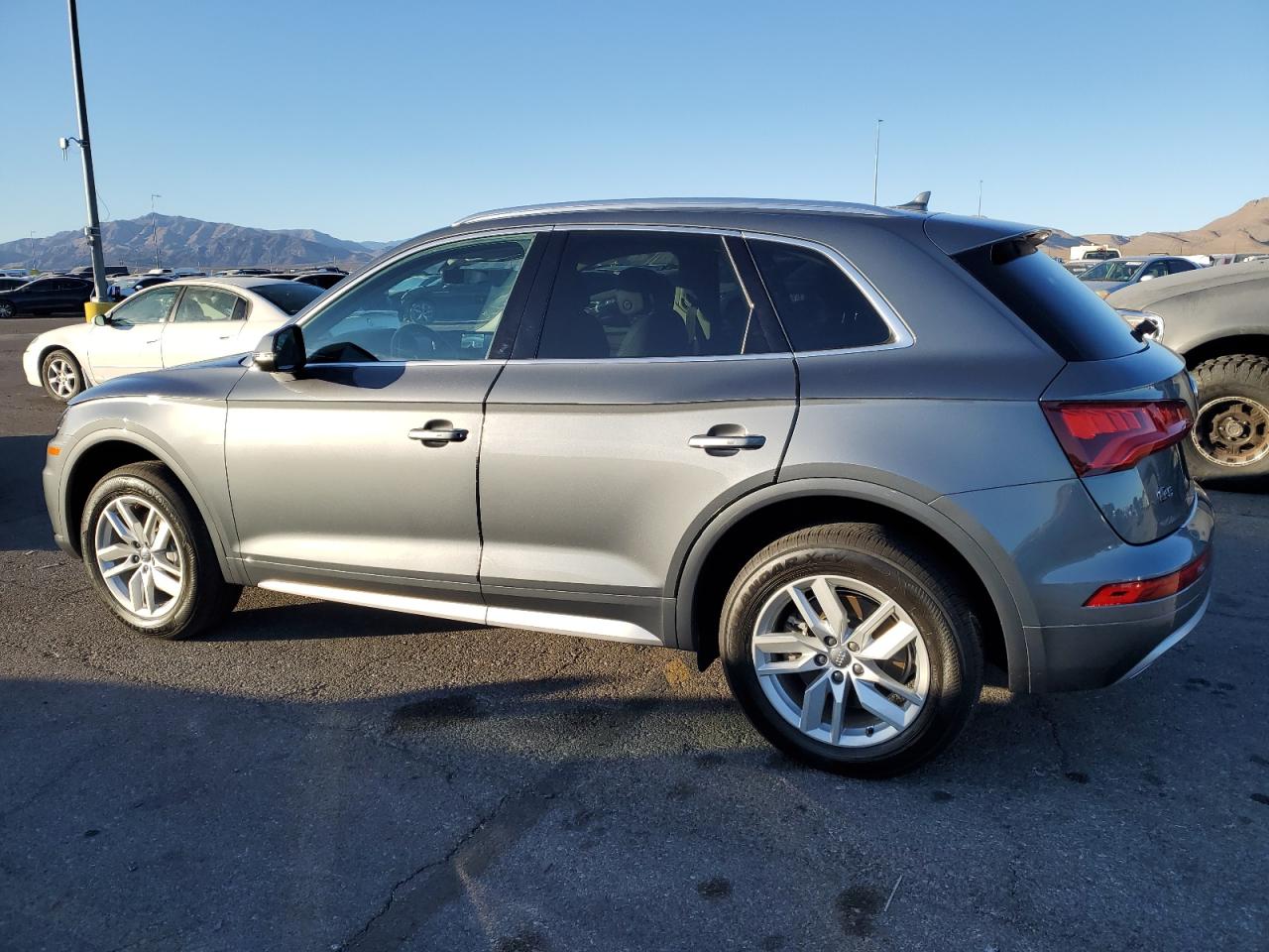 2020 Audi Q5 VIN WA1ANAFY8L2046123 Copart auction photo, front end damage thumbnail 2