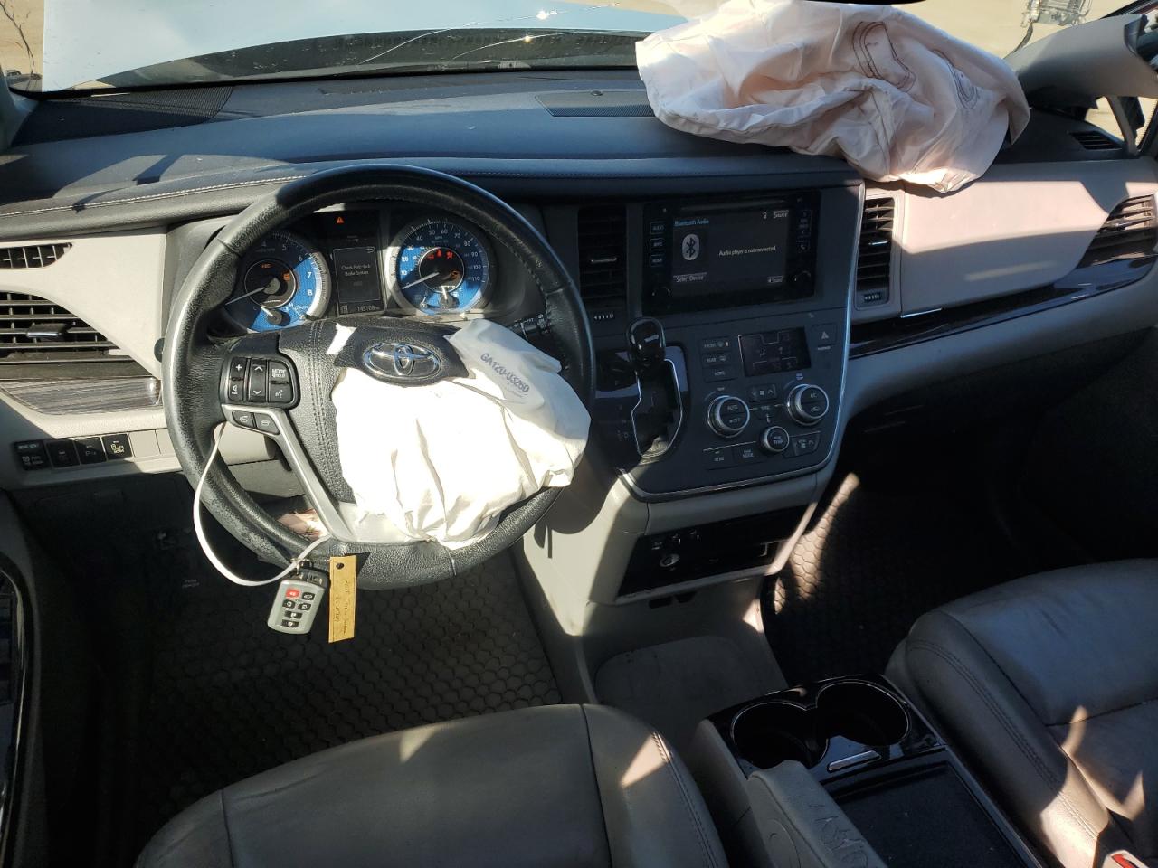 2015 Toyota Sienna VIN 5TDYK3DC9FS568739 Copart auction photo, front end damage thumbnail 8