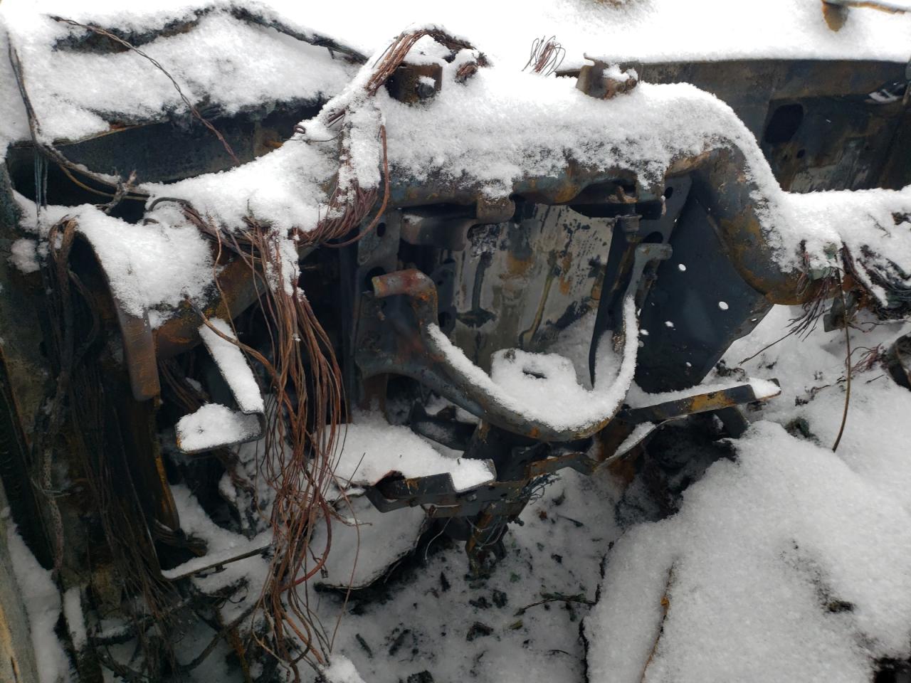 2007 GMC Sierra VIN 2GTEK13MX71586001 Copart auction photo, burn damage thumbnail 9