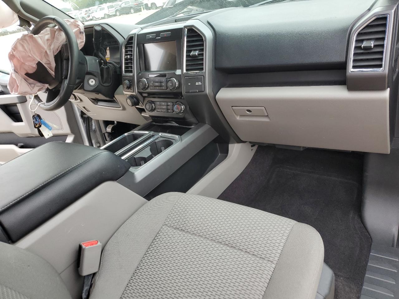 2017 Ford F-150 VIN 1FTFX1EF5HFA43024 Copart auction photo, front end / minor dent/scratches damage thumbnail 8
