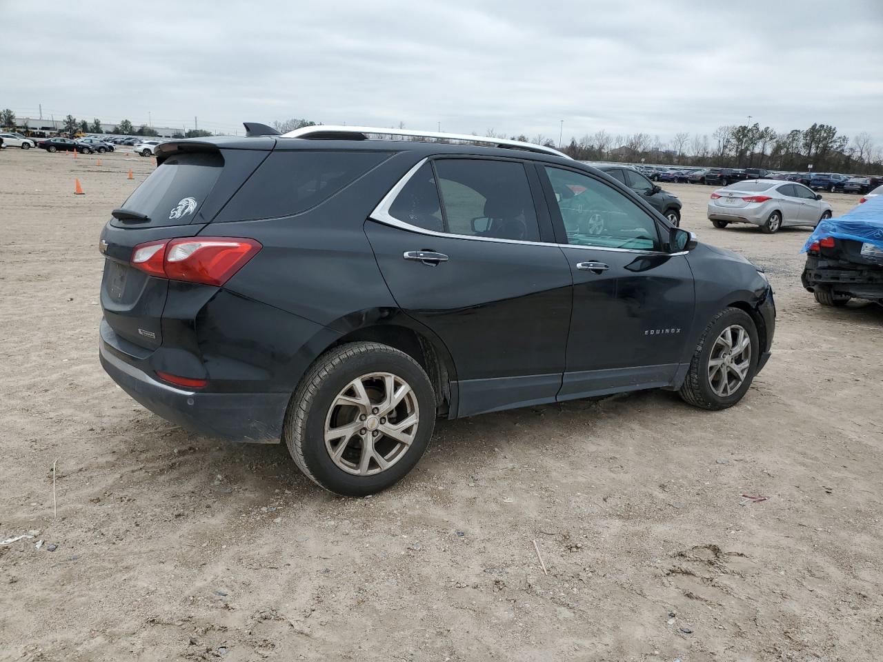 2018 Chevrolet Equinox VIN 2GNAXMEV8J6224869 Copart auction photo, side / minor dent/scratches damage thumbnail 3
