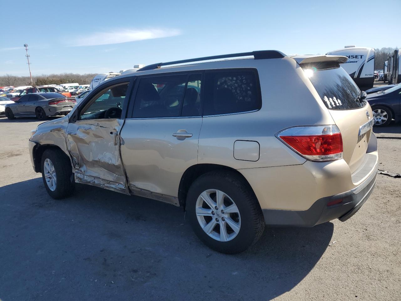 2013 Toyota Highlander VIN 5TDBK3EH2DS255514 Copart auction photo, side damage thumbnail 2