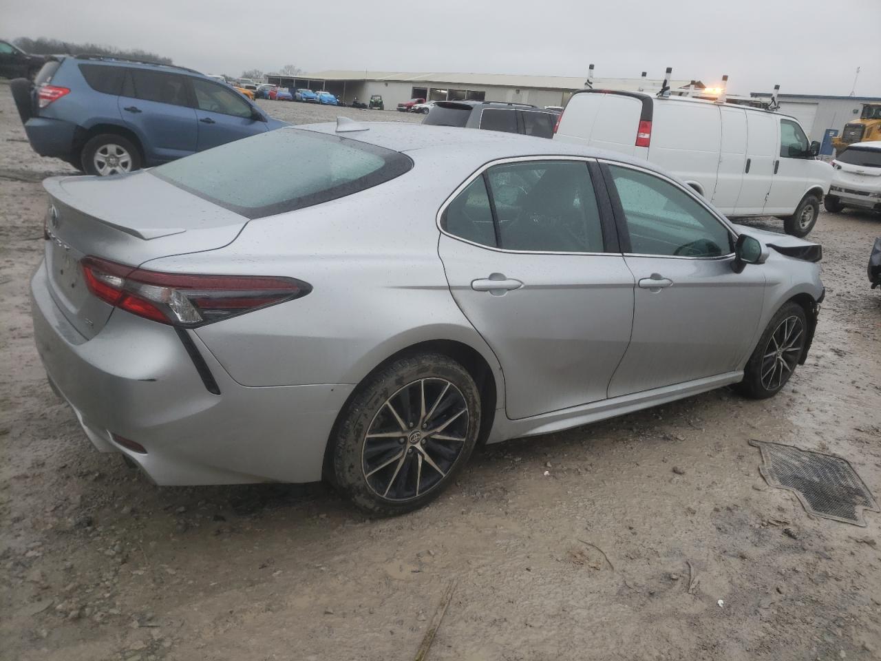2021 Toyota Camry VIN 4T1G11AK7MU550503 Copart auction photo, front end damage thumbnail 3
