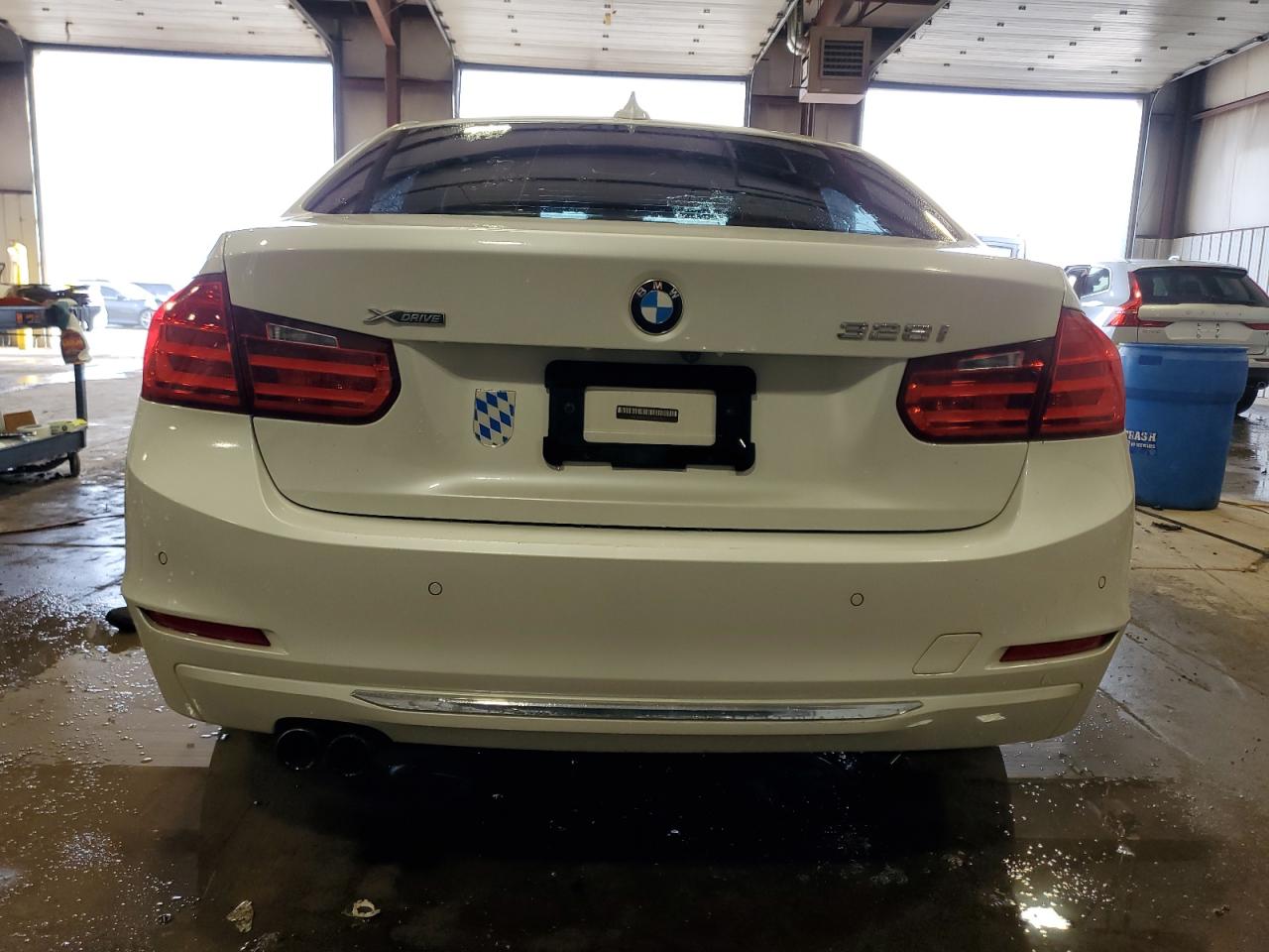 2015 BMW 3er VIN WBA3B3G57FNR87991 Copart auction photo, front end damage thumbnail 6