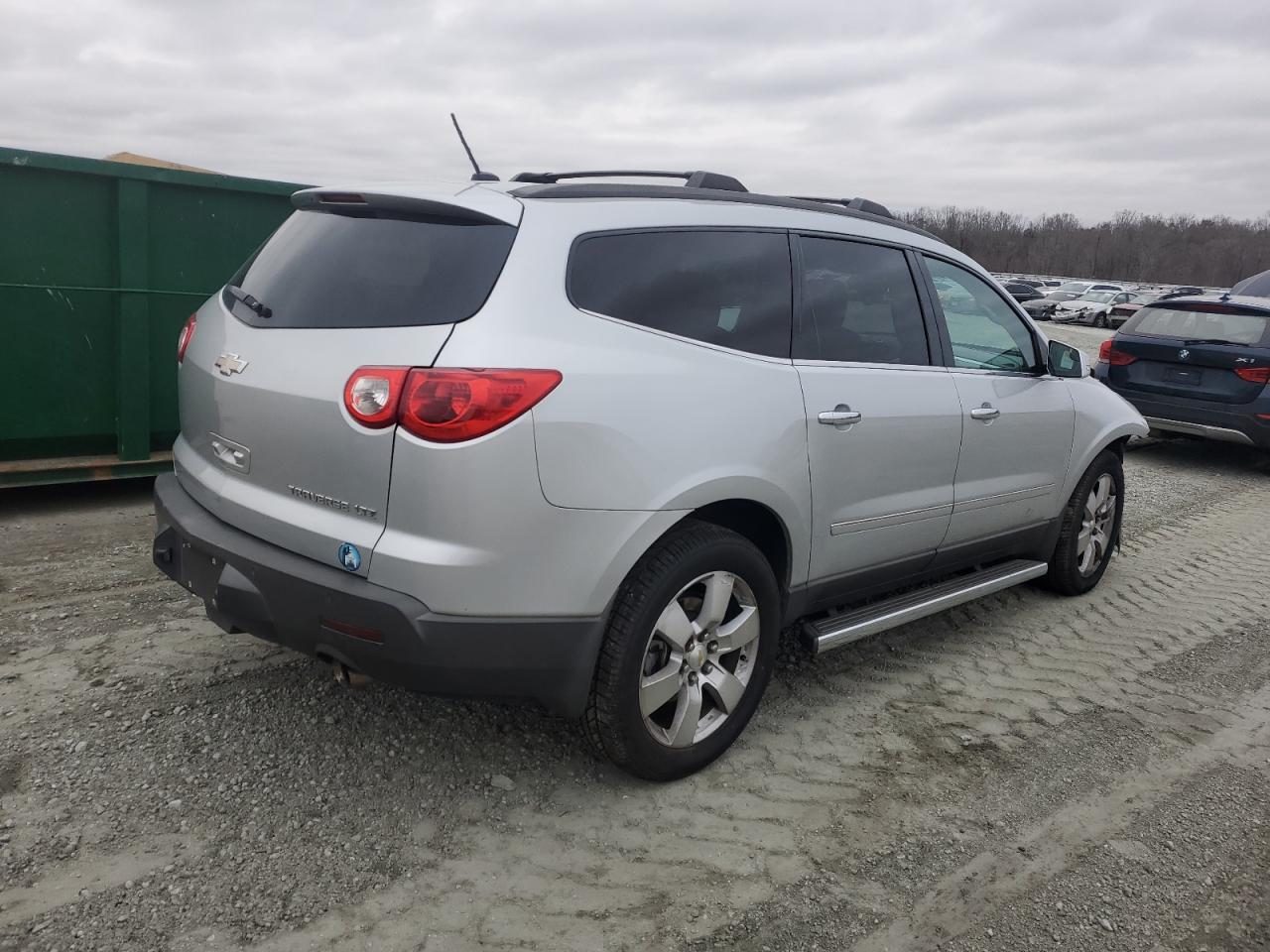 2011 Chevrolet Traverse VIN 1GNKRLED5BJ399116 Copart auction photo, front end damage thumbnail 3