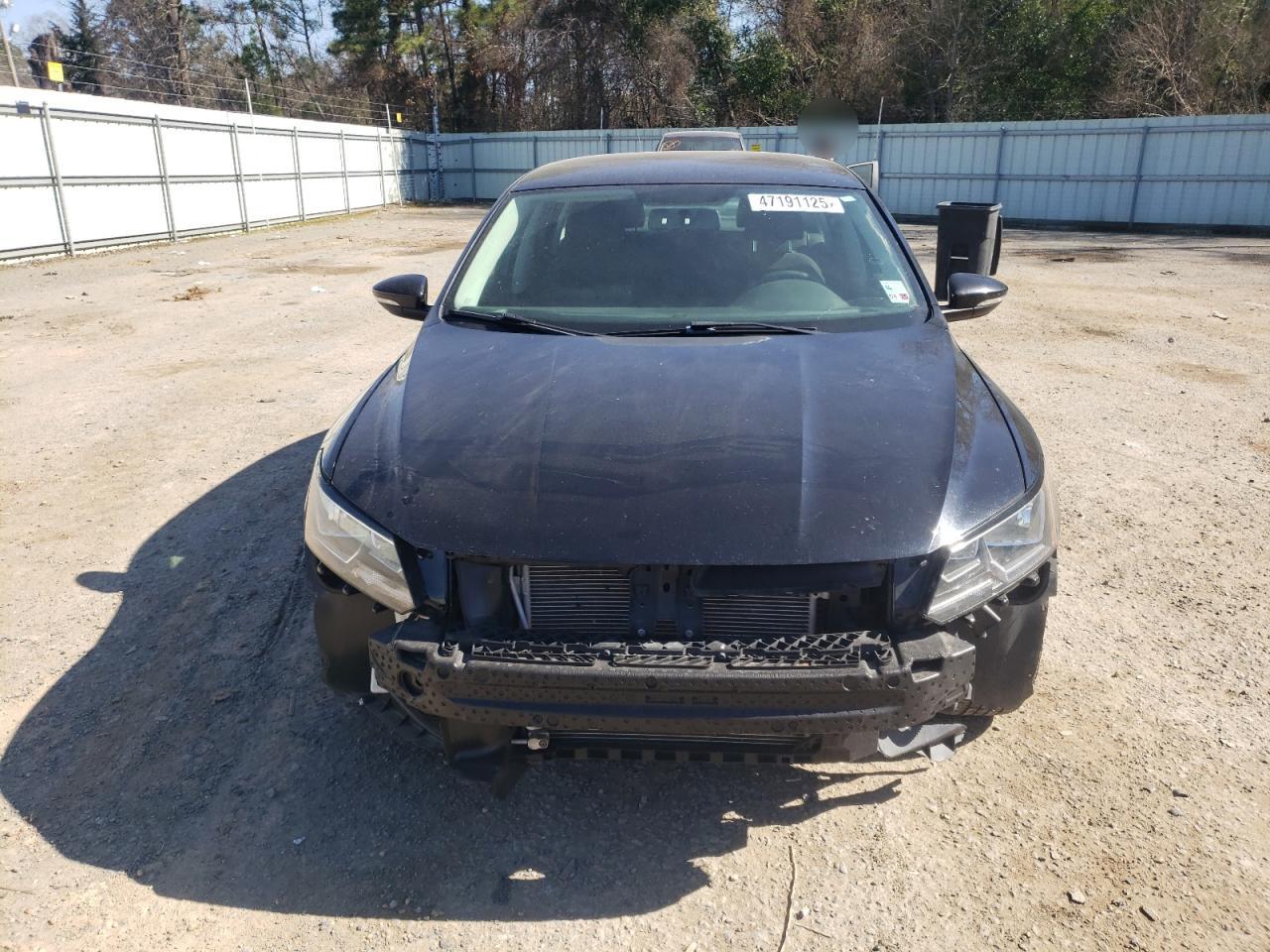 2016 Volkswagen Passat VIN 1VWAT7A33GC043167 Copart auction photo, front end damage thumbnail 5