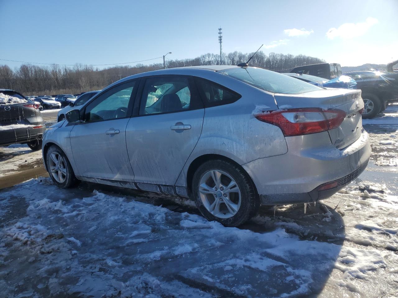 2013 Ford Focus VIN 1FADP3F27DL194527 Copart auction photo, front end damage thumbnail 2