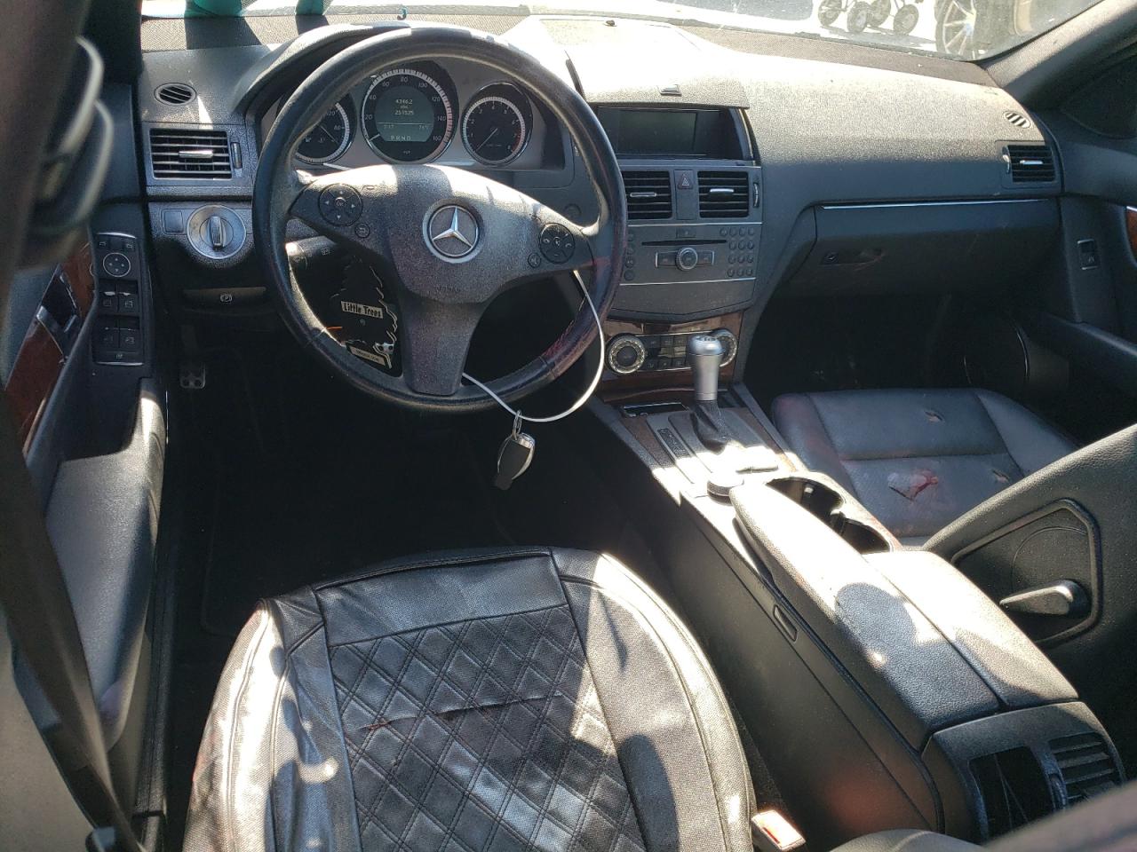 2011 Mercedes-Benz C-klasse VIN WDDGF5EBXBA524182 Copart auction photo, vandalism / minor dent/scratches damage thumbnail 8