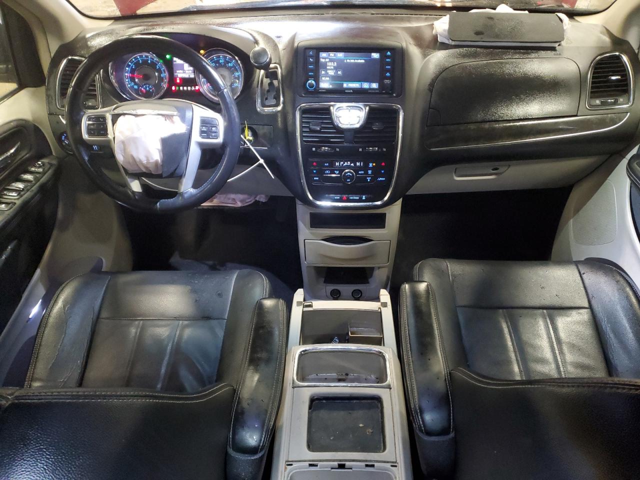 2015 Chrysler Town & Country VIN 2C4RC1BG2FR552029 Copart auction photo, front end damage thumbnail 8