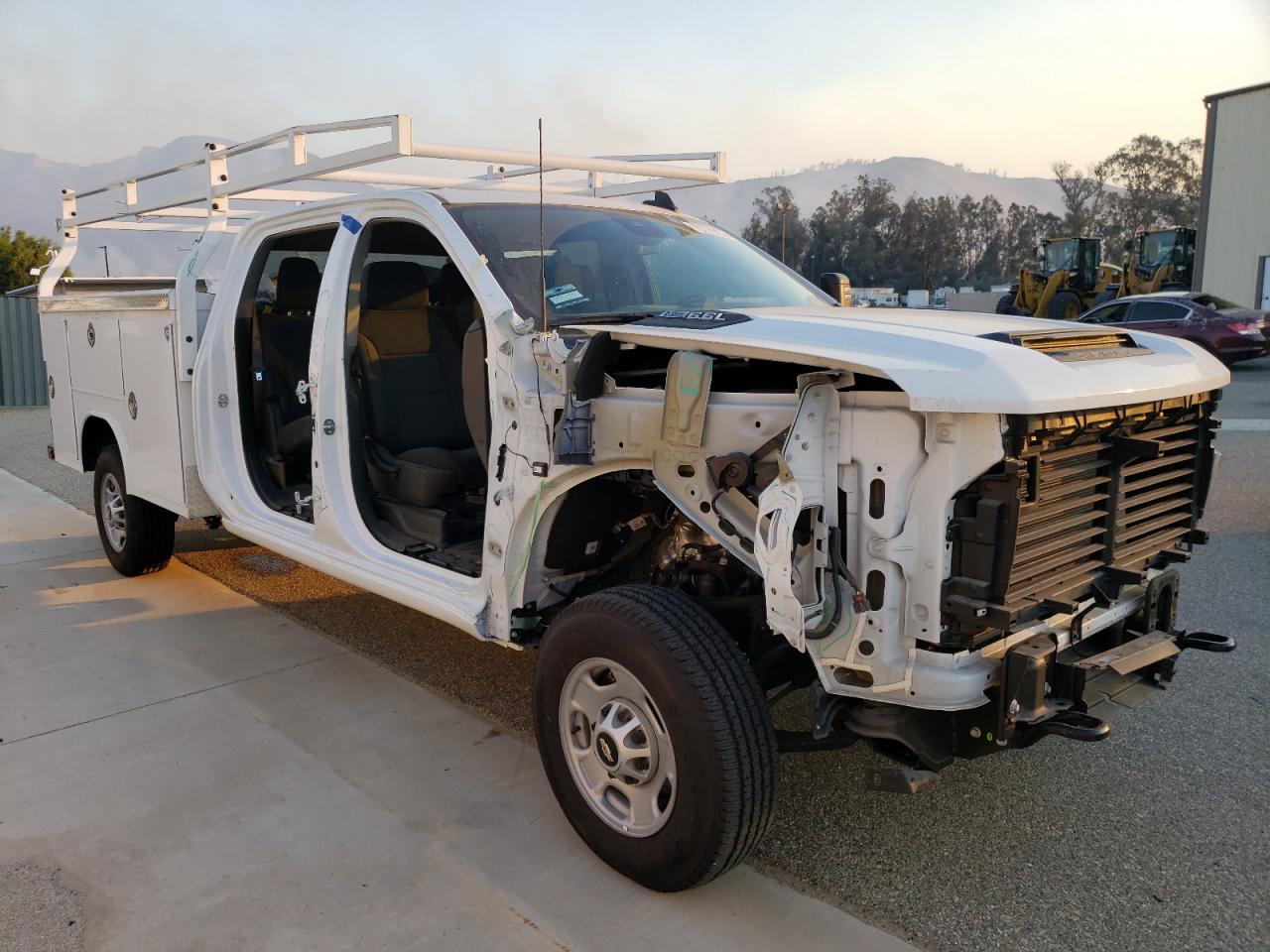 2024 Chevrolet Silverado VIN 1GB4WLE79RF204706 Copart auction photo, front end damage thumbnail 4