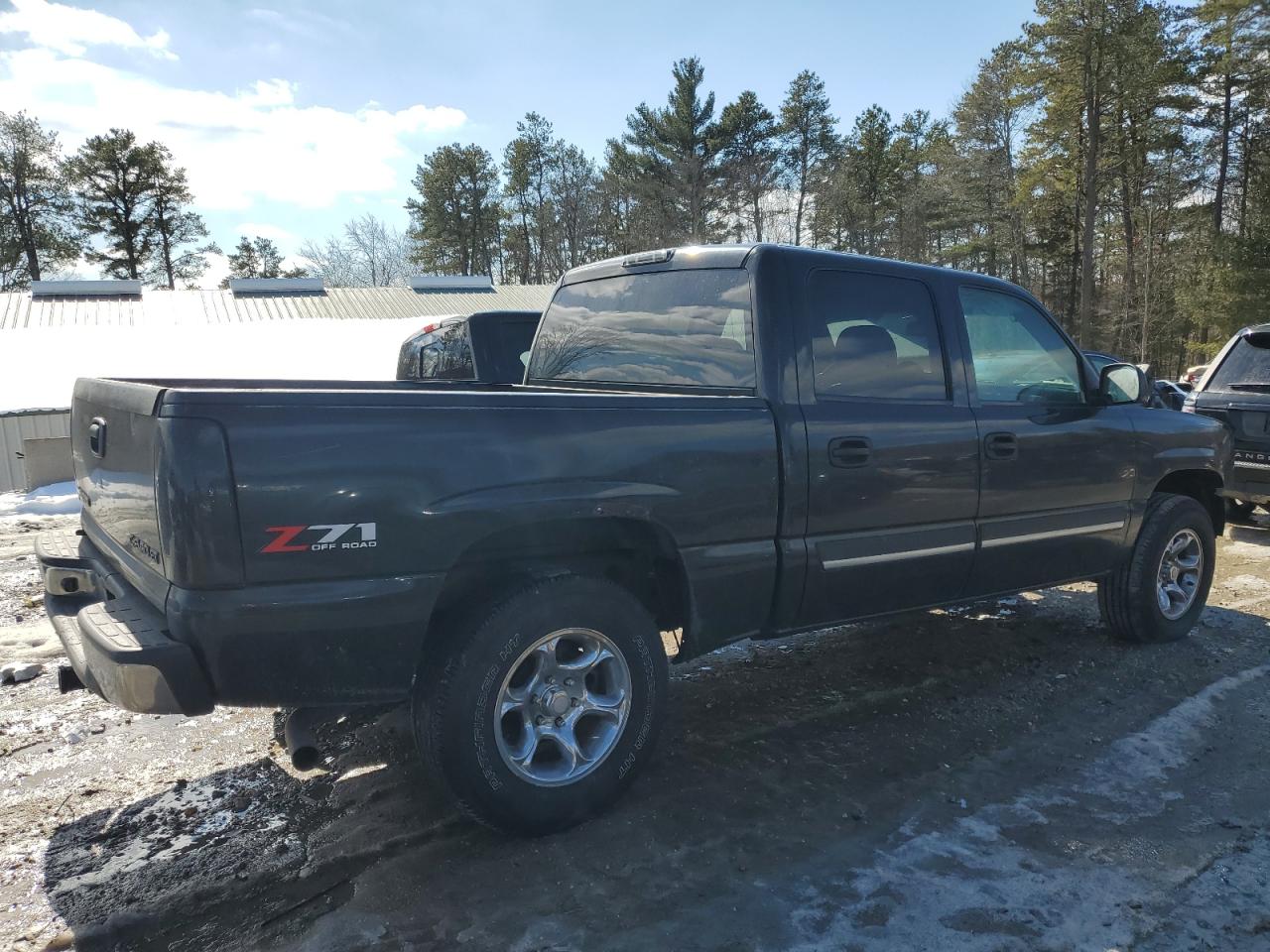 2004 Chevrolet Silverado VIN 2GCEK13T441403713 Copart auction photo, front end / side damage thumbnail 3