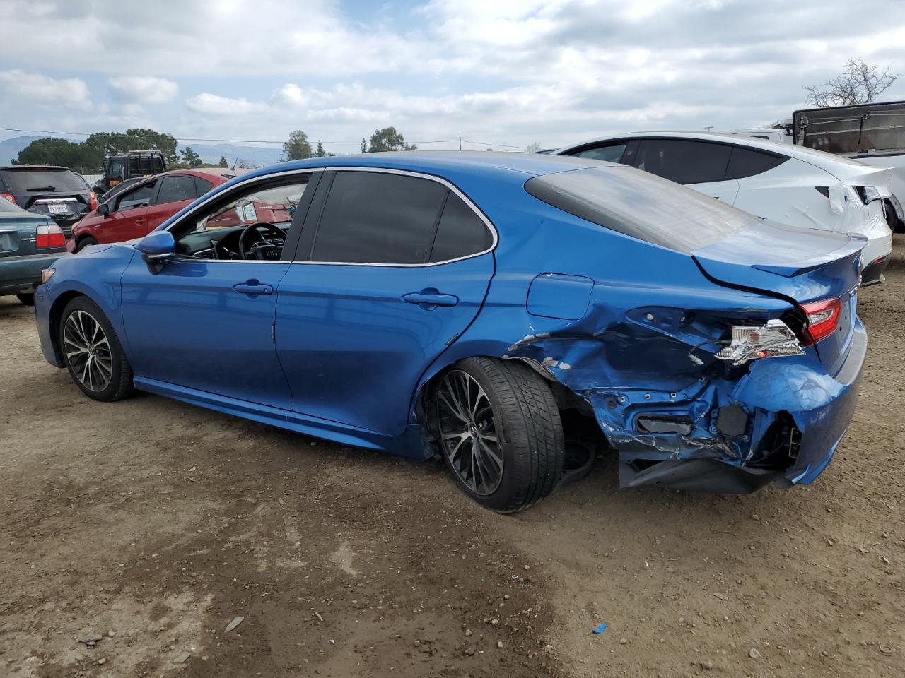2018 Toyota Camry VIN 4T1B11HKXJU135350 Copart auction photo, rear end / side damage thumbnail 2