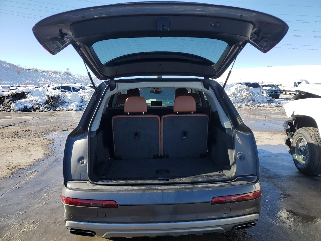 2018 Audi Q7 VIN WA1VAAF75JD038261 Copart auction photo, front end / side damage thumbnail 6