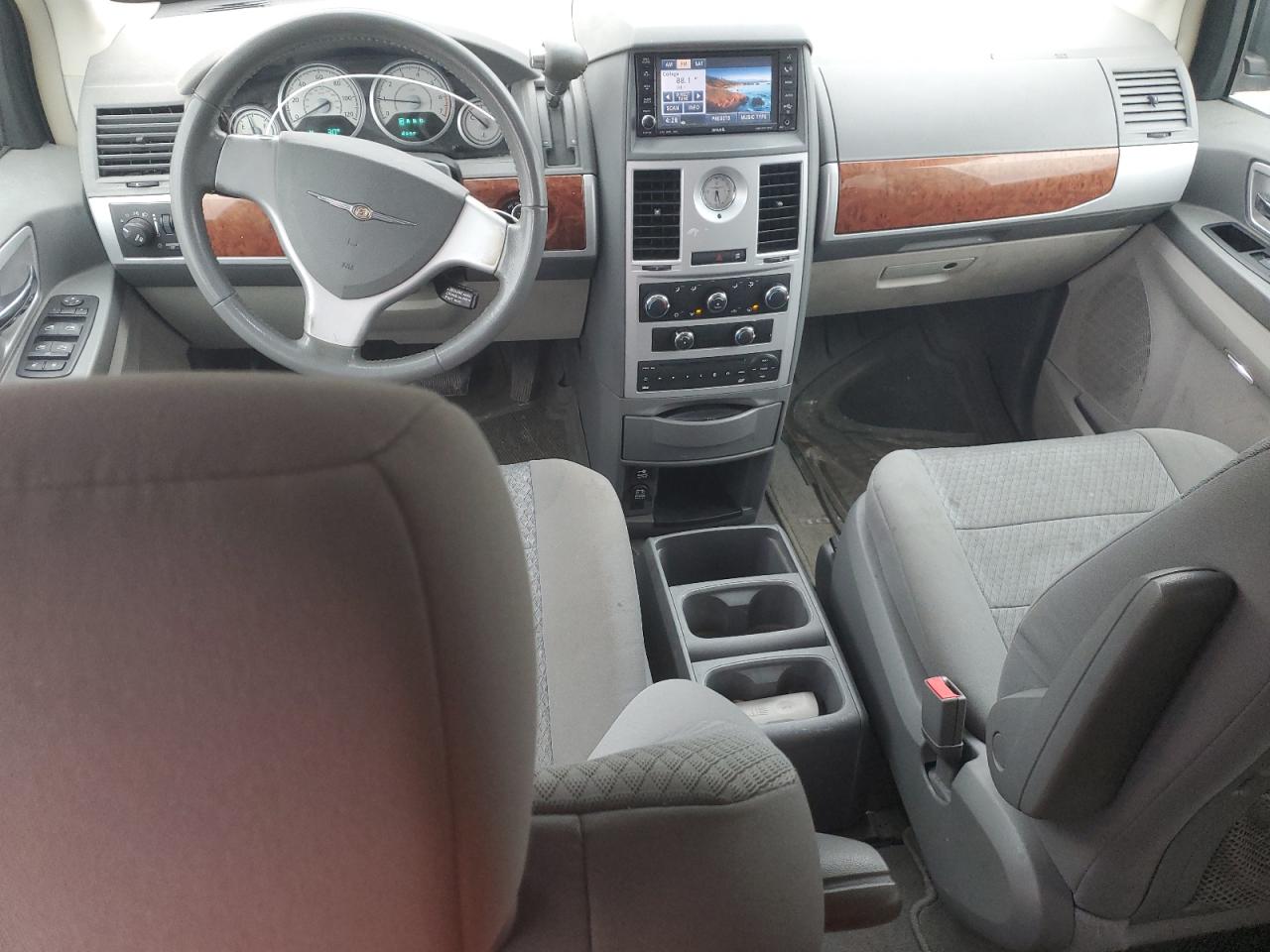 2009 Chrysler Town & Country VIN 2A8HR54149R606860 Copart auction photo, side / rear end damage thumbnail 8