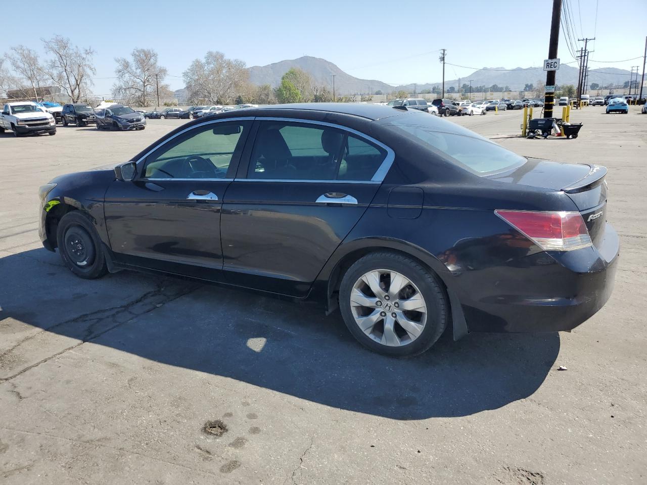 2008 Honda Accord VIN 1HGCP36898A065833 Copart auction photo, normal wear / minor dent/scratches damage thumbnail 2