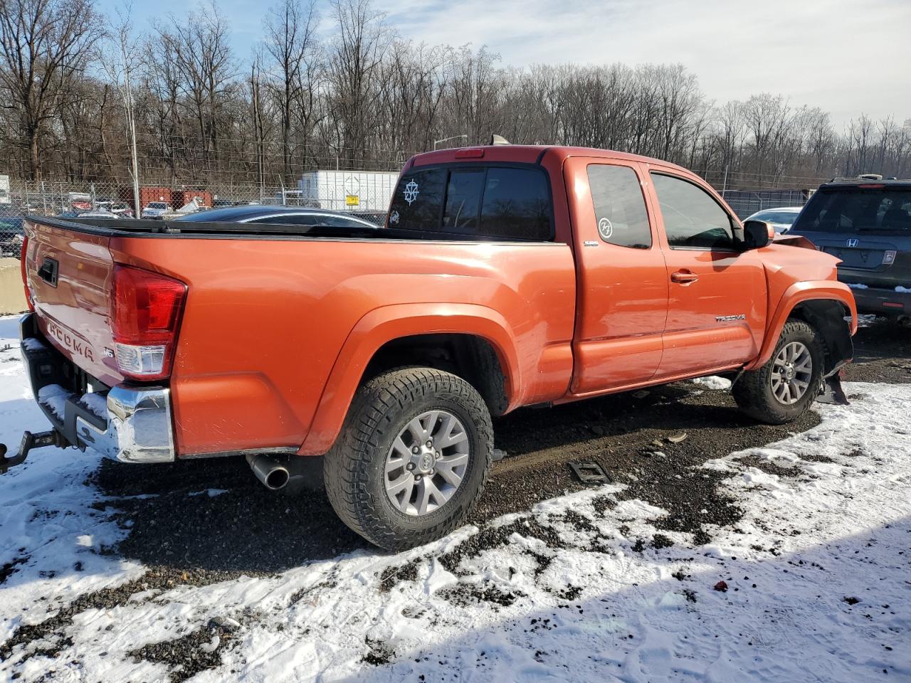 2016 Toyota Tacoma VIN 5TFSZ5AN7GX026845 Copart auction photo, front end damage thumbnail 3