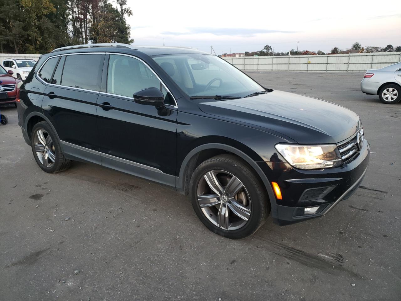 2020 Volkswagen Tiguan VIN 3VV3B7AX8LM176633 Copart auction photo, rear end / undercarriage damage thumbnail 4