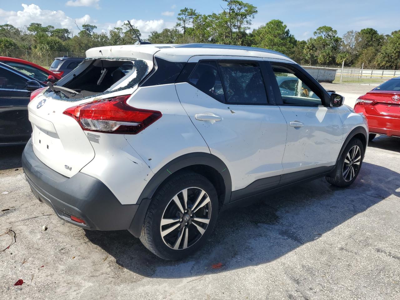 2019 Nissan Kicks VIN 3N1CP5CUXKL482005 Copart auction photo, hail damage thumbnail 3