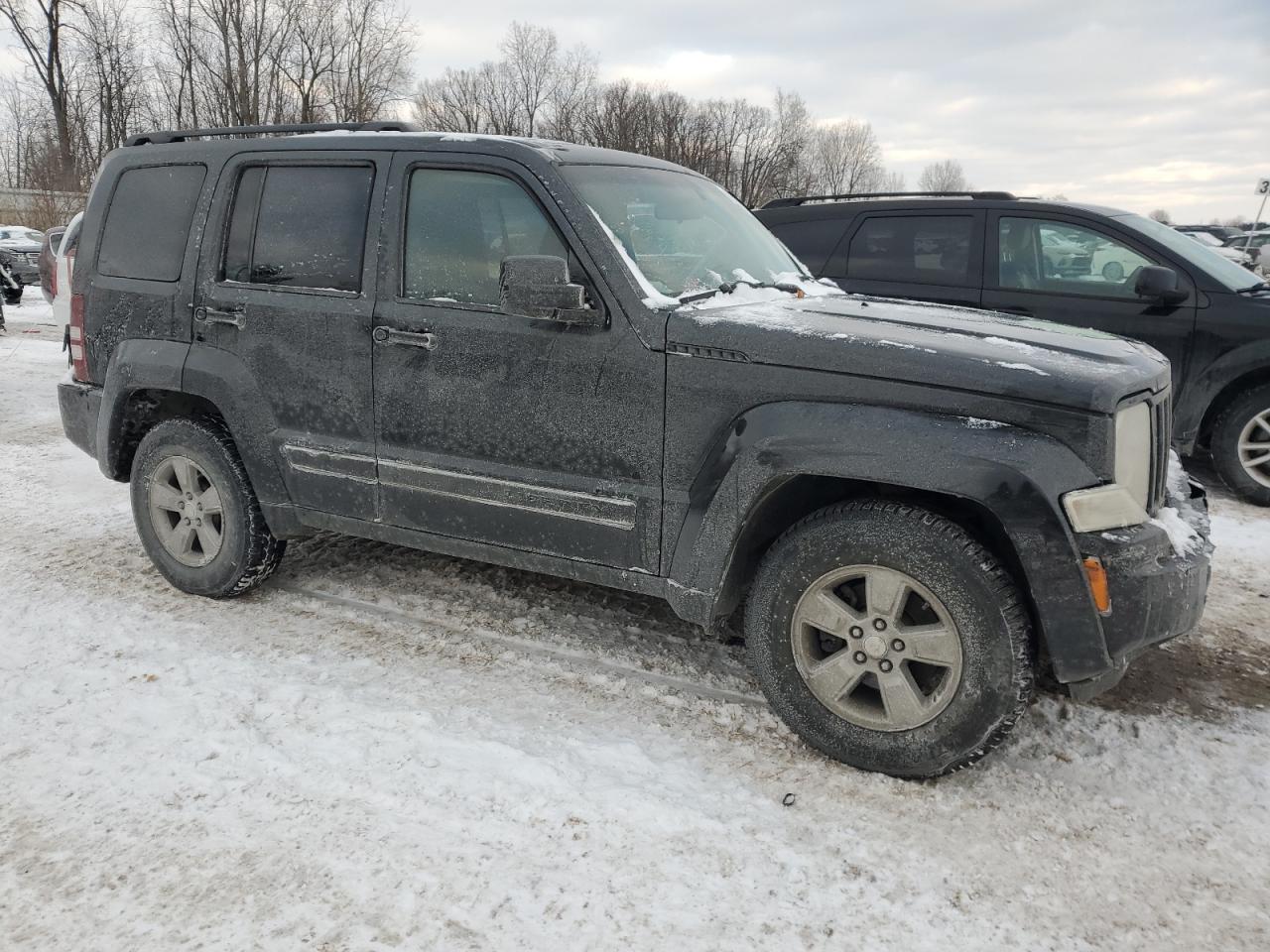 2009 Jeep Liberty (North America) VIN 1J8GN28K39W500545 Copart auction photo, front end / minor dent/scratches damage thumbnail 4