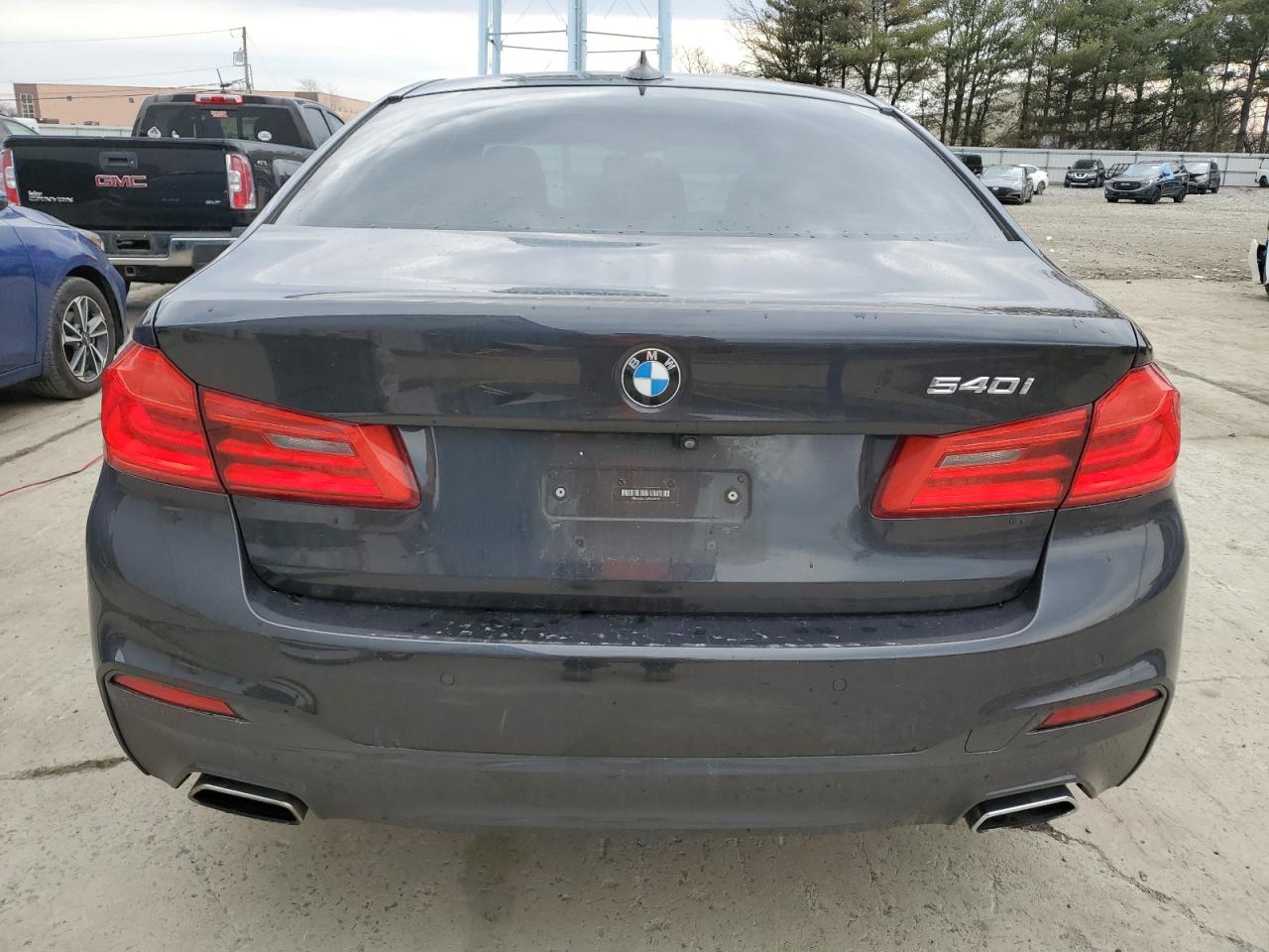 2018 BMW 5er VIN WBAJE5C57JWA95679 Copart auction photo, minor dent/scratches / undercarriage damage thumbnail 6