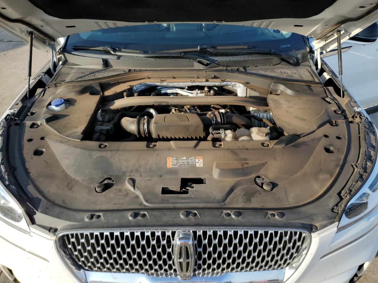 2020 Lincoln Aviator VIN 5LM5J7XC6LGL01498 Copart auction photo, hail / minor dent/scratches damage thumbnail 12