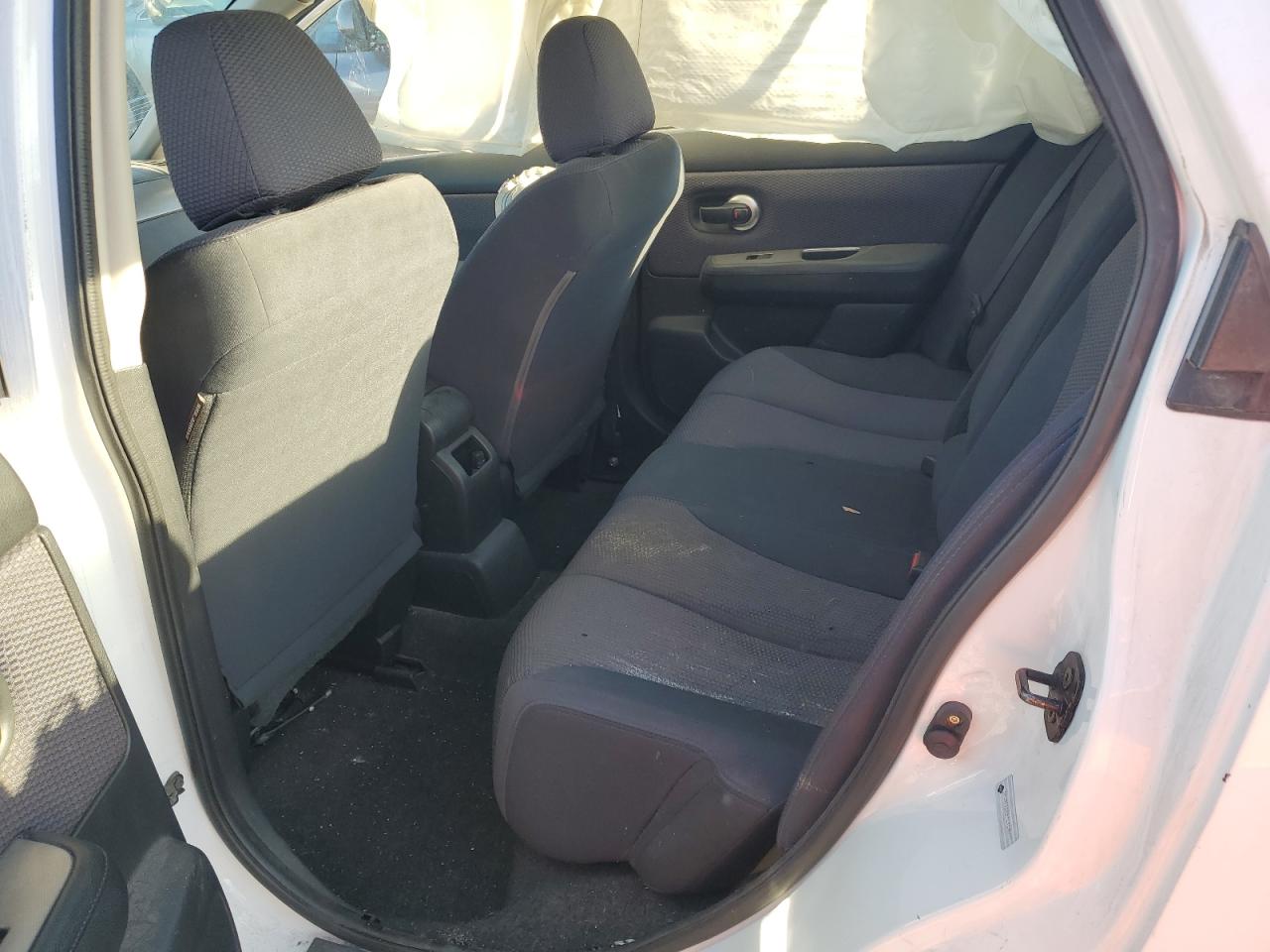2007 Nissan Versa VIN 3N1BC11E57L414097 Copart auction photo, side / front end damage thumbnail 10
