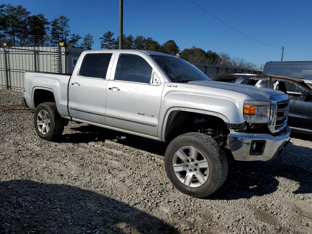 2015 GMC Sierra VIN 3GTU2UEC4FG298224 Copart auction photo, front end / side damage thumbnail 4