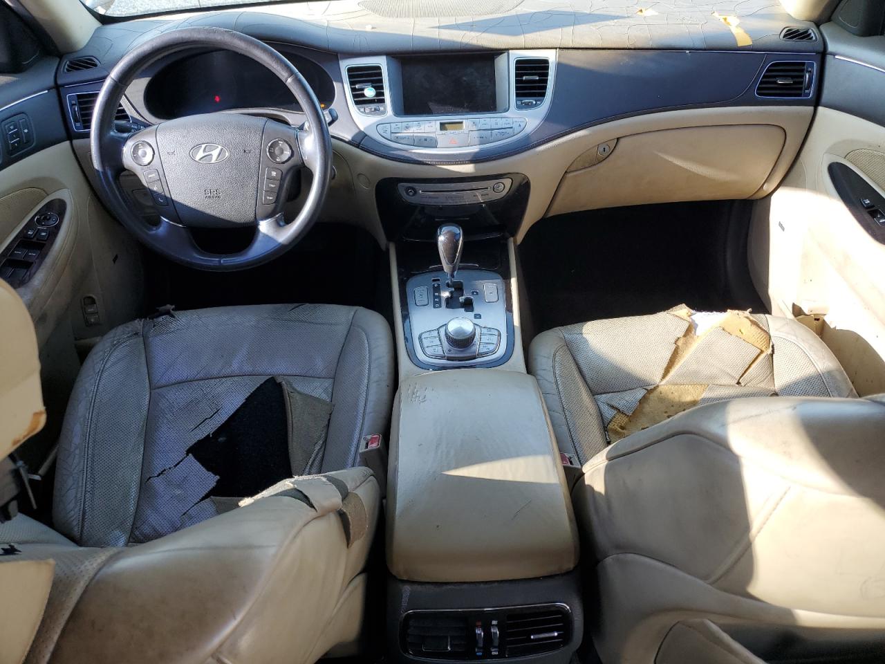 2010 Hyundai Genesis VIN KMHGC4DEXAU081131 Copart auction photo, normal wear damage thumbnail 8