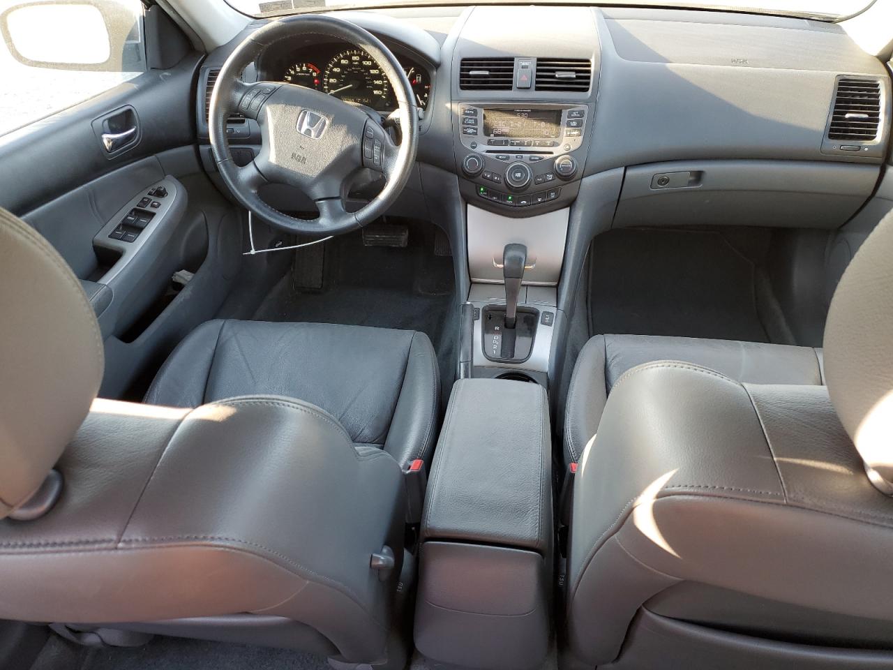 2007 Honda Accord VIN 1HGCM56897A112765 Copart auction photo, front end / minor dent/scratches damage thumbnail 8