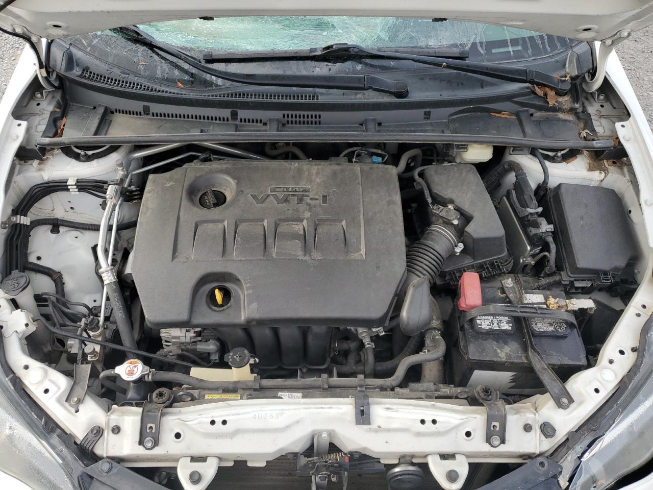 2018 Toyota Corolla VIN 5YFBURHE7JP765733 Copart auction photo, front end / minor dent/scratches damage thumbnail 11