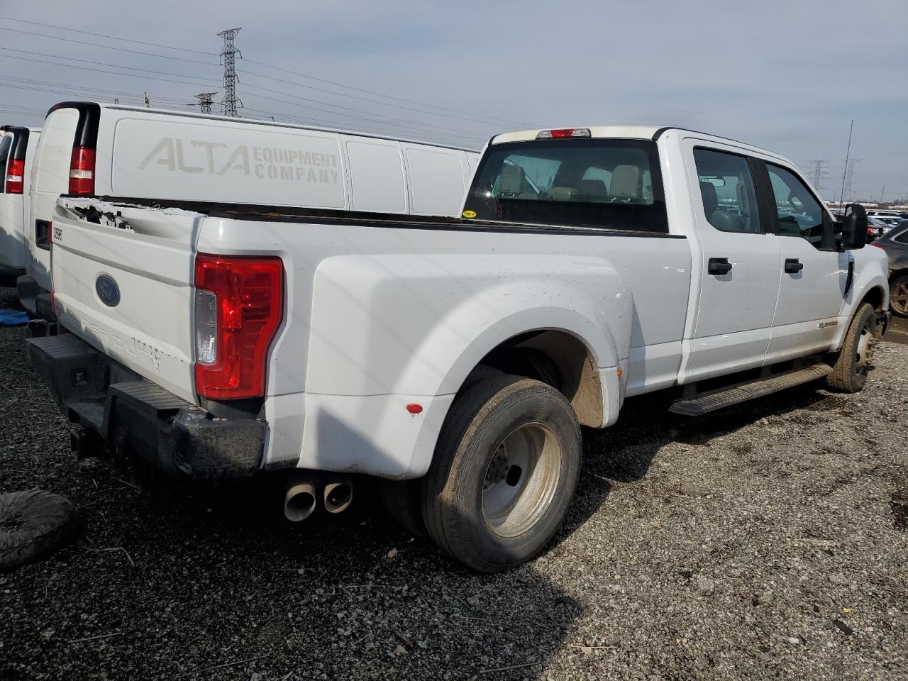 2017 Ford F350 VIN 1FT8W3CT2HED33596 Copart auction photo, normal wear / minor dent/scratches damage thumbnail 4