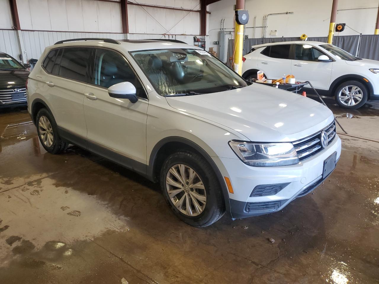 2018 Volkswagen Tiguan VIN 3VV2B7AX5JM139046 Copart auction photo, rear end / front end damage thumbnail 4