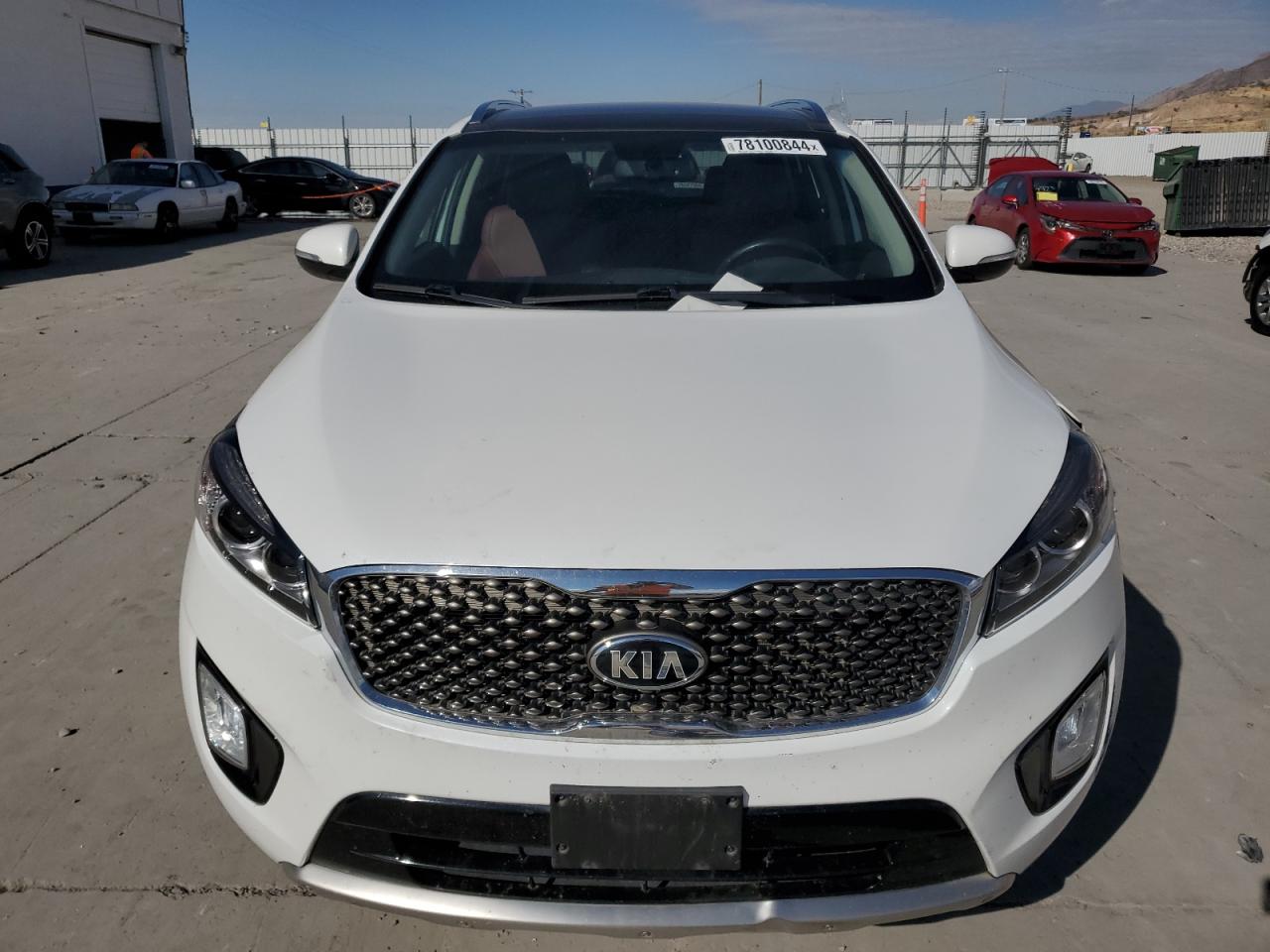 2017 KIA Sorento VIN 5XYPKDA56HG227984 Copart auction photo, front end damage thumbnail 5