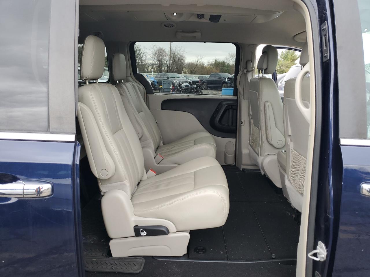 2013 Chrysler Town & Country VIN 2C4RC1CG2DR614234 Copart auction photo, front end damage thumbnail 11