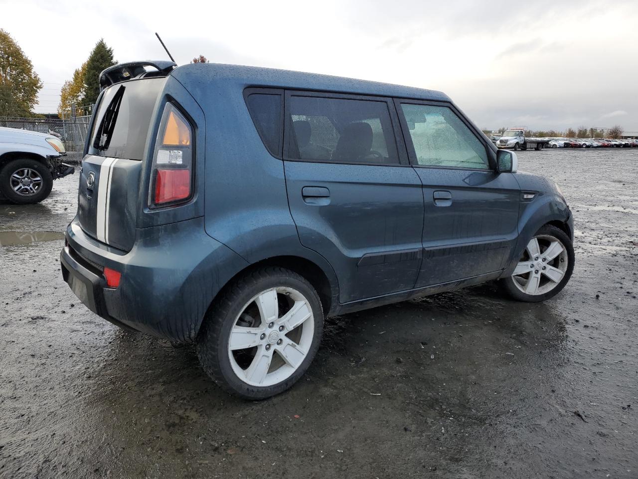 2010 KIA Soul VIN KNDJT2A26A7070506 Copart auction photo, front end / side damage thumbnail 3