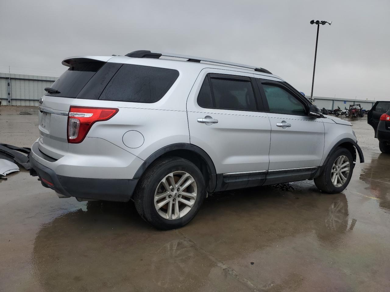 2015 Ford Explorer VIN 1FM5K7D82FGA14552 Copart auction photo, front end / hail damage thumbnail 3