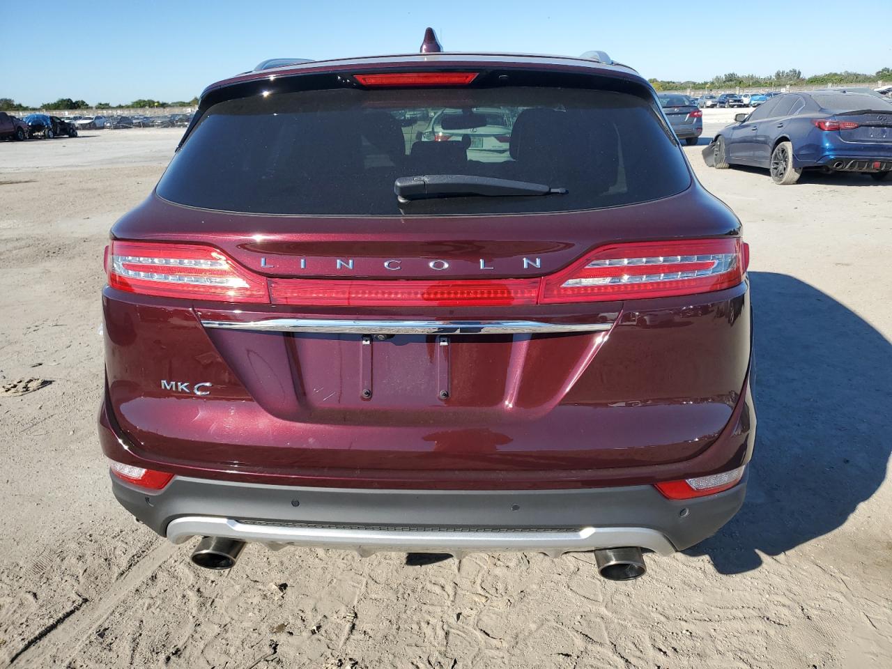 2019 Lincoln MKC VIN 5LMCJ2C93KUL43664 Copart auction photo, all over damage thumbnail 6