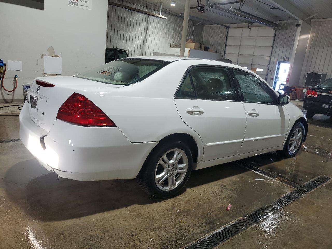2006 Honda Accord VIN 1HGCM56306A132650 Copart auction photo, front end damage thumbnail 3