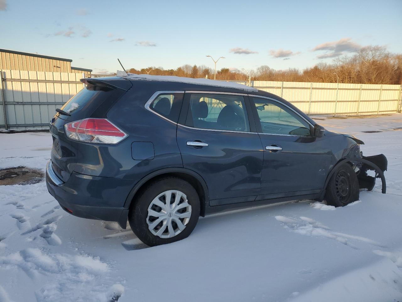 2015 Nissan Rogue VIN 5N1AT2MT8FC878161 Copart auction photo, front end damage thumbnail 3