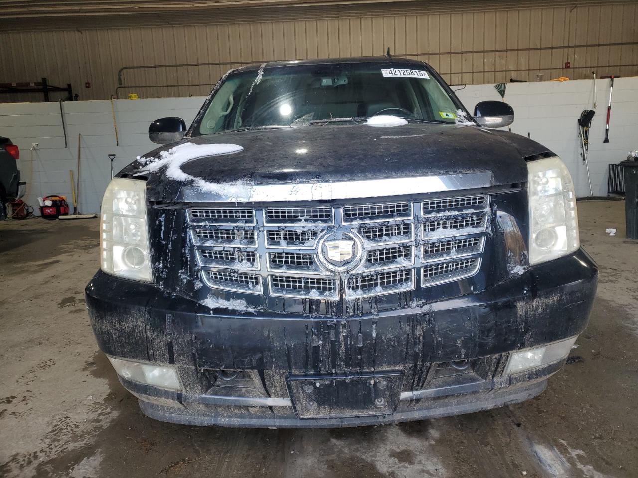 2007 Cadillac Escalade VIN 1GYFK638X7R293186 Copart auction photo, side / minor dent/scratches damage thumbnail 5
