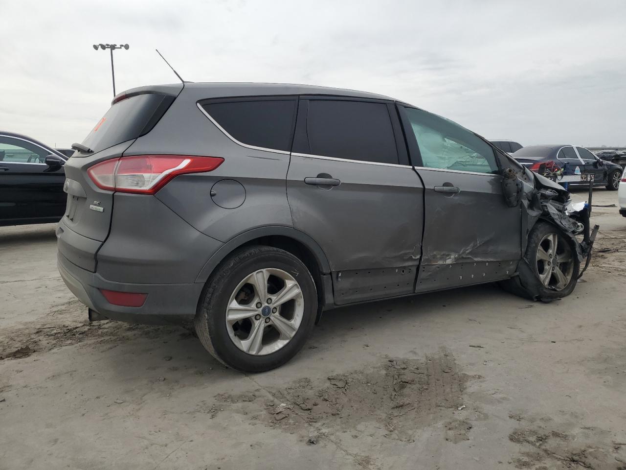 2013 Ford Escape VIN 1FMCU0G94DUA21806 Copart auction photo, front end / hail damage thumbnail 3