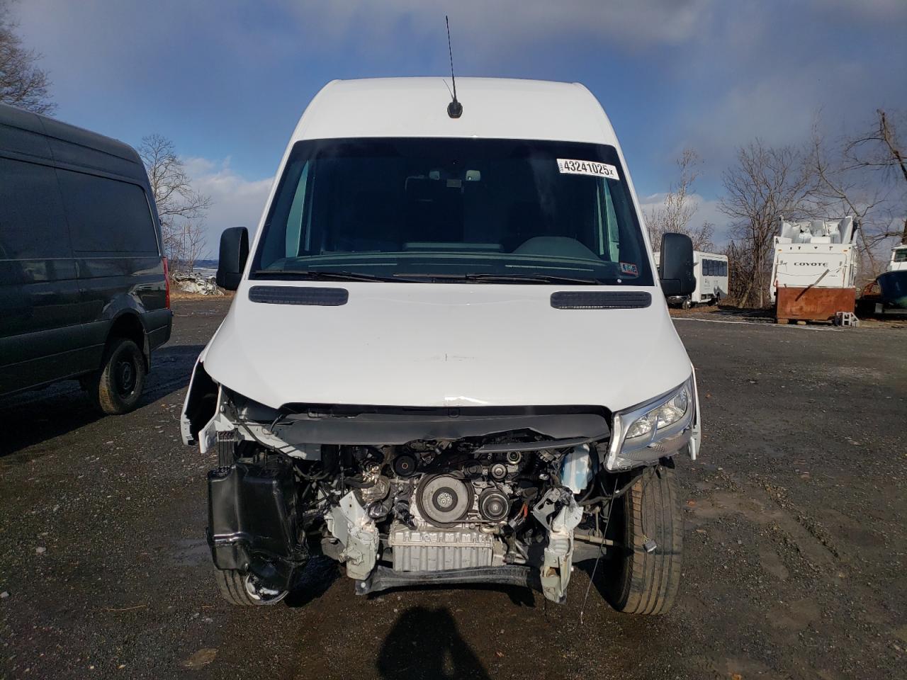 2024 Mercedes-Benz Sprinter VIN W1Y4KCHY6RT171690 Copart auction photo, front end damage thumbnail 5